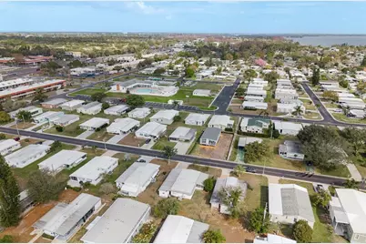 127 Independence Avenue, Palm Harbor, FL 34684 - Photo 37