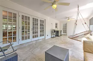 3208 W Hawthorne Rd, Tampa, FL 33611 - Photo 23