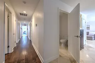3208 W Hawthorne Rd, Tampa, FL 33611 - Photo 13
