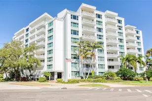 700 Beach Dr NE, Saint Petersburg, FL 33701 - Photo 1