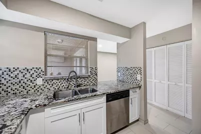9465 Forest Hills Circle, Tampa, FL 33612 - Photo 29