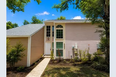 9465 Forest Hills Circle, Tampa, FL 33612 - Photo 1