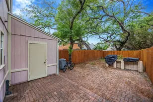 9465 Forest Hills Cir, Tampa, FL 33612 - Photo 59