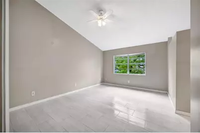 9465 Forest Hills Circle, Tampa, FL 33612 - Photo 41