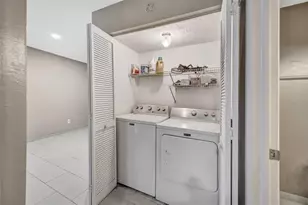 9465 Forest Hills Cir, Tampa, FL 33612 - Photo 23