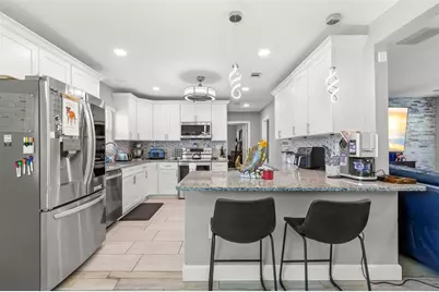 1000 59th Avenue S, Saint Petersburg, FL 33705 - Photo 9