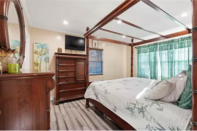 2415 16th Street N, Saint Petersburg, FL 33704 - Photo 11