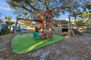 2415 16th St N, Saint Petersburg, FL 33704 - Photo 27