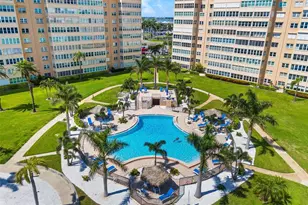 5130 Brittany Dr S, Saint Petersburg, FL 33715 - Photo 27