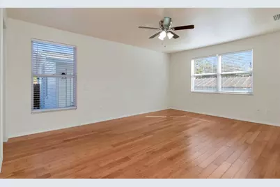 3305 56th Avenue N, Saint Petersburg, FL 33714 - Photo 21