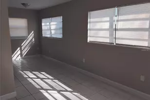 327 Barbara Cir, Belleair, FL 33756 - Photo 3