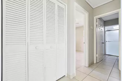 816 E Frierson Avenue, Tampa, FL 33603 - Photo 9