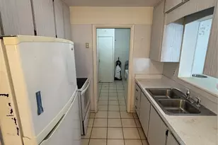 186 Midwest Pkwy, Sarasota, FL 34232 - Photo 3