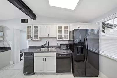 12116 N 52nd Street, Temple Terrace, FL 33617 - Photo 9