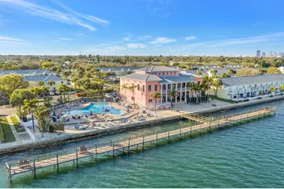 5102 Coquina Key Drive SE #D, Saint Petersburg, FL 33705 - Photo 5