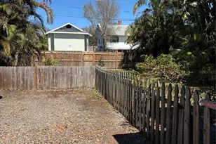810 22nd Ave N, Saint Petersburg, FL 33704 - Photo 23