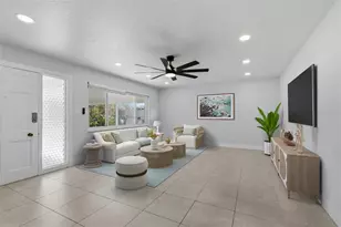 11130 3rd St E, Treasure Island, FL 33706 - Photo 5