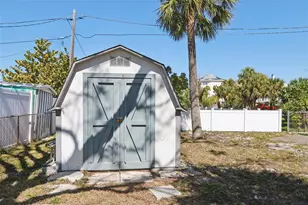 13135 4th St E, Madeira Beach, FL 33708 - Photo 27