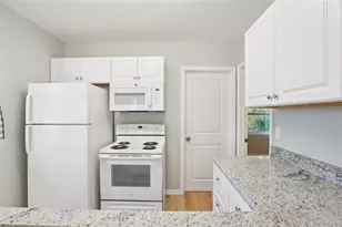 13135 4th St E, Madeira Beach, FL 33708 - Photo 11