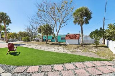 13135 4th Street E, Madeira Beach, FL 33708 - Photo 25