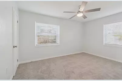 1027 15th Street N, Saint Petersburg, FL 33705 - Photo 19