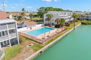 12320 Capri Cir N, Treasure Island, FL 33706 - Photo 33