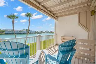 12320 Capri Cir N, Treasure Island, FL 33706 - Photo 17