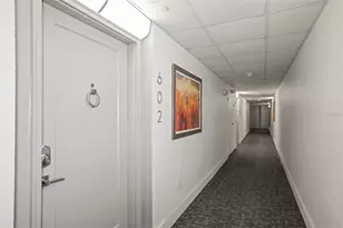 400 Island Way, Clearwater Beach, FL 33767 - Photo 3