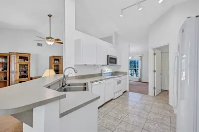 317 Carriage Crossing Circle, Brandon, FL 33510 - Photo 7