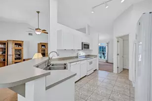 317 Carriage Crossing Cir, Brandon, FL 33510 - Photo 7