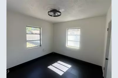 4824 Dr Martin Luther King Jr Street S, Saint Petersburg, FL 33705 - Photo 5