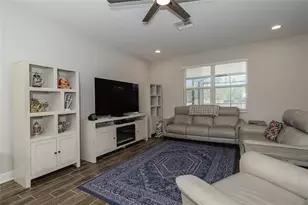 16154 Monterey Greens Cir, Tampa, FL 33647 - Photo 7