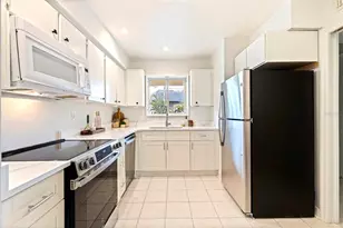 4480 Overlook Dr NE, Saint Petersburg, FL 33703 - Photo 9