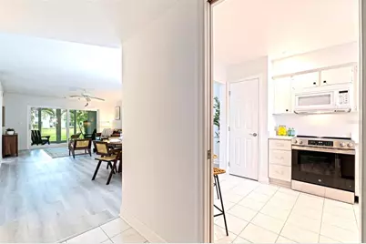 4480 Overlook Drive NE #10, Saint Petersburg, FL 33703 - Photo 11