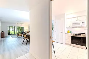 4480 Overlook Dr NE, Saint Petersburg, FL 33703 - Photo 11