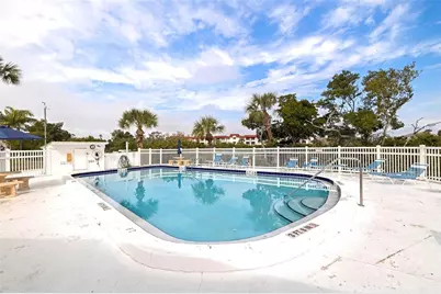 4480 Overlook Drive NE #10, Saint Petersburg, FL 33703 - Photo 13