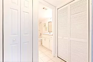 4480 Overlook Dr NE, Saint Petersburg, FL 33703 - Photo 29