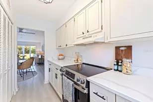 4480 Overlook Dr NE, Saint Petersburg, FL 33703 - Photo 7