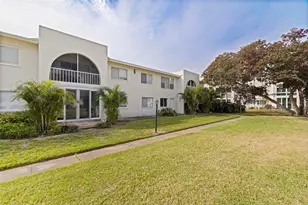 4480 Overlook Dr NE, Saint Petersburg, FL 33703 - Photo 1
