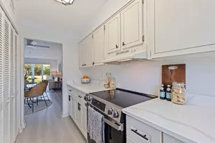 4480 Overlook Dr NE, Saint Petersburg, FL 33703 - Photo 5