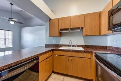 3002 W Cleveland Street #D11, Tampa, FL 33609 - Photo 11