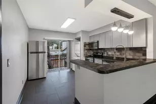 7917 Lakeshore Dr, Tampa, FL 33604 - Photo 7