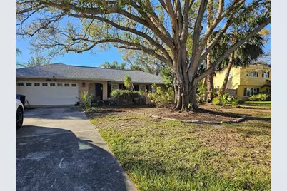 5230 Venetian Boulevard NE, Saint Petersburg, FL 33703 - Photo 1