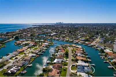 1985 Michigan Avenue NE, Saint Petersburg, FL 33703 - Photo 37