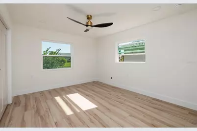 1985 Michigan Avenue NE, Saint Petersburg, FL 33703 - Photo 23
