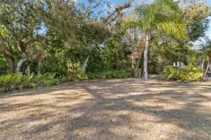 2021 Berry Roberts Dr, Sun City Center, FL 33573 - Photo 41