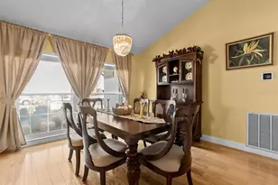 2021 Berry Roberts Dr, Sun City Center, FL 33573 - Photo 5