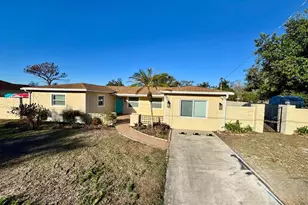 9812 N Oklawaha Ave, Tampa, FL 33617 - Photo 3