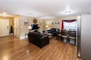 30930 Temple Stand Ave, Wesley Chapel, FL 33543 - Photo 9