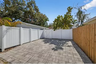 181 20th Avenue N, Saint Petersburg, FL 33704 - Photo 31